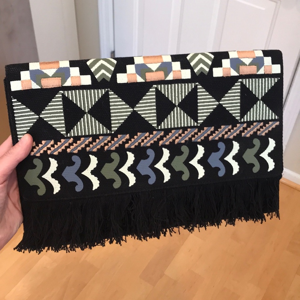 Stella and Dot Taj clutch
